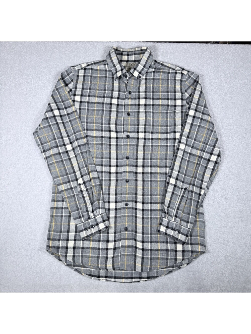 L.L. Bean Flannel Shirt Mens M Gray Plaid Cotton Traditional Fit Button Down